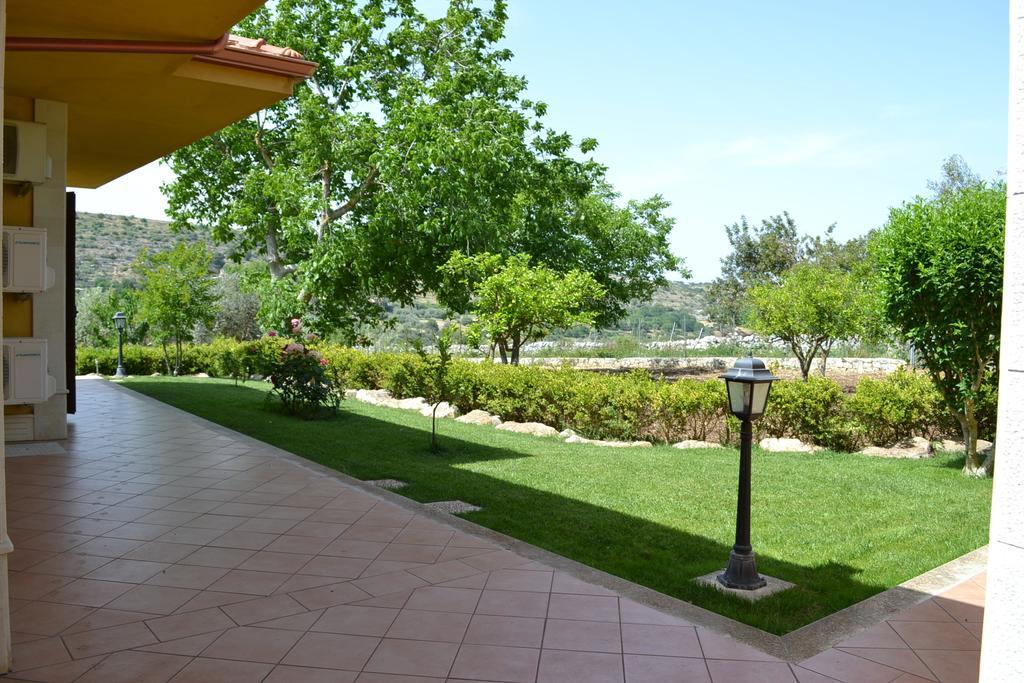 Le Rose Di Modica Villa Ruang foto
