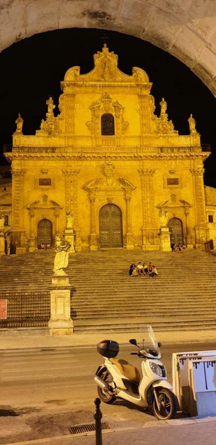 Le Rose Di Modica Villa Bagian luar foto